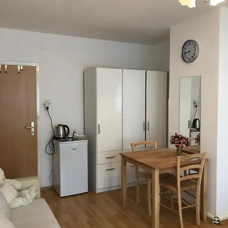 2 , Dusche /wc Nahe Koeln 홈스테이