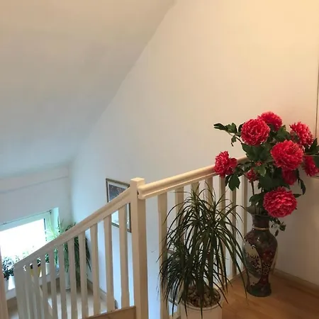 2 , Dusche /wc Nahe Koeln * فريشن